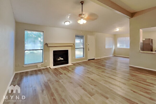 Foto del edificio - 225 Bedford Ln