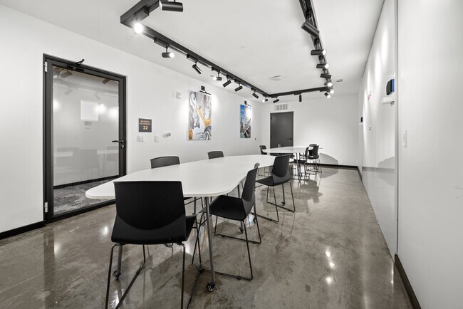 Sala de estudio - The Hive Apartments