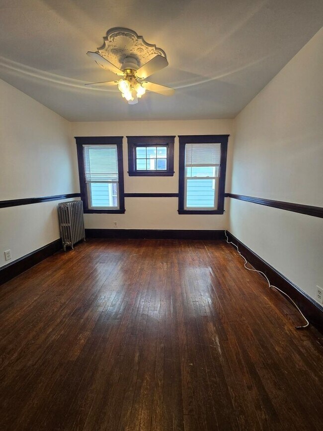 Foto del edificio - Brighton top floor in 2-family house
