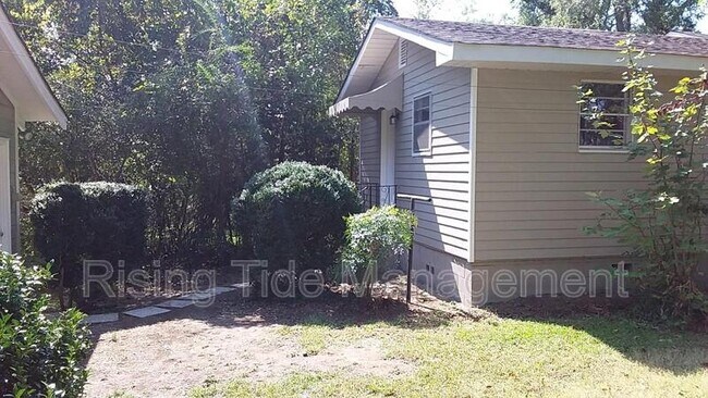 Foto del edificio - 123 Vines Ave