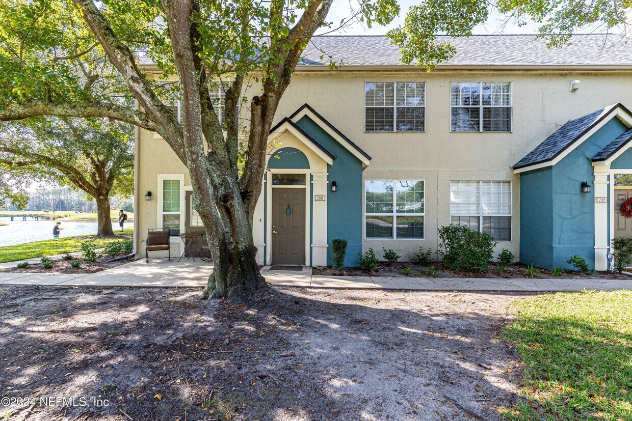 Foto principal - 13700 Richmond Park Dr N