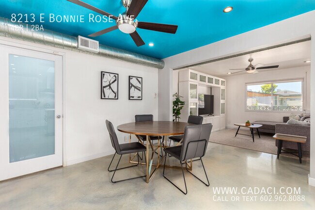 Building Photo - Contemporary 4 bed 2 bath + pool