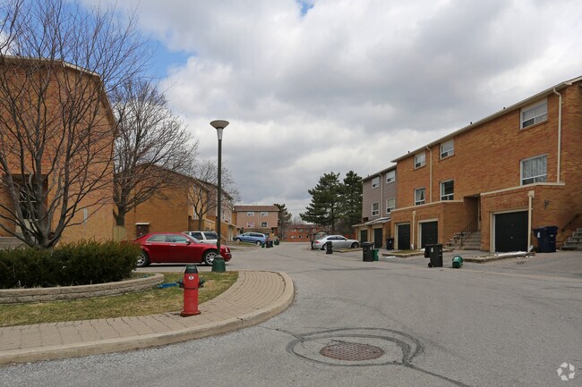 Photo du bâtiment - The Townhomes of Midland Court