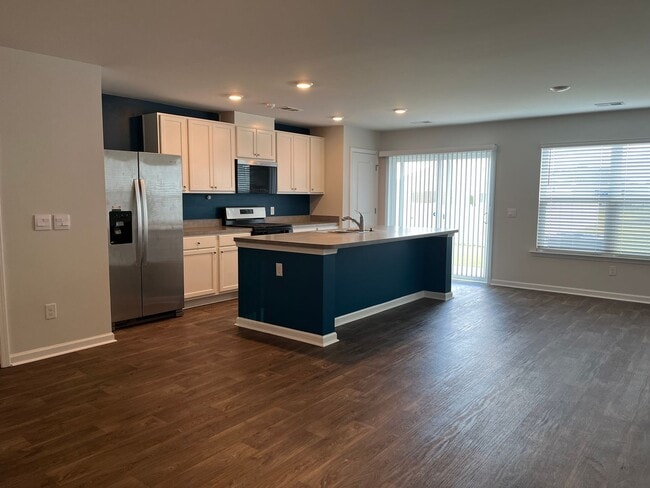 Building Photo - 264 Blue Haw Dr