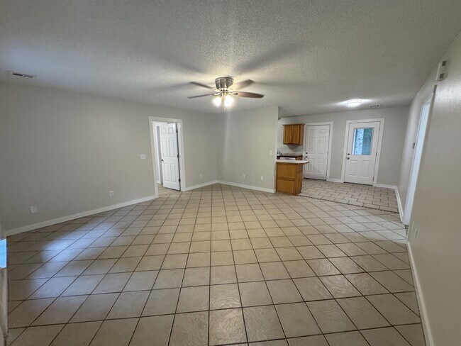 Foto del edificio - 23345 Smith Rd
