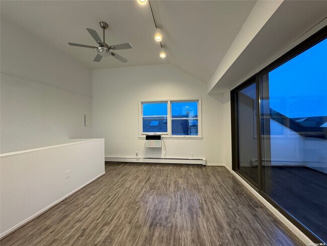 Foto del edificio - 629 E Olive St