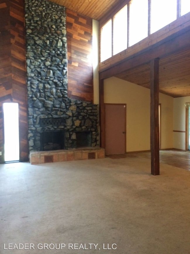 Building Photo - 805 Hardy Springs Cir