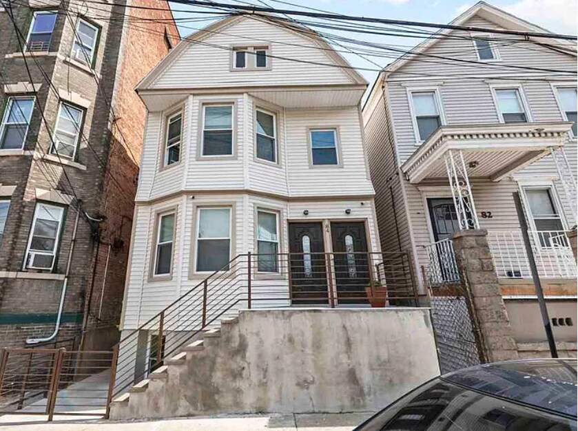 Foto principal - 84 Neptune Ave