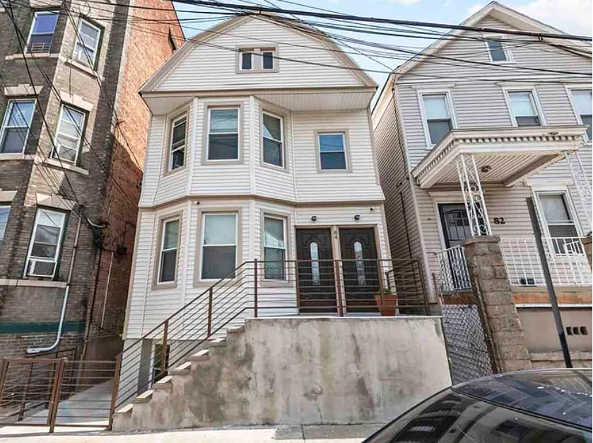 Primary Photo - 84 Neptune Ave