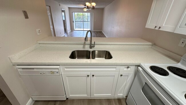 Foto del edificio - 905 Southridge Rd