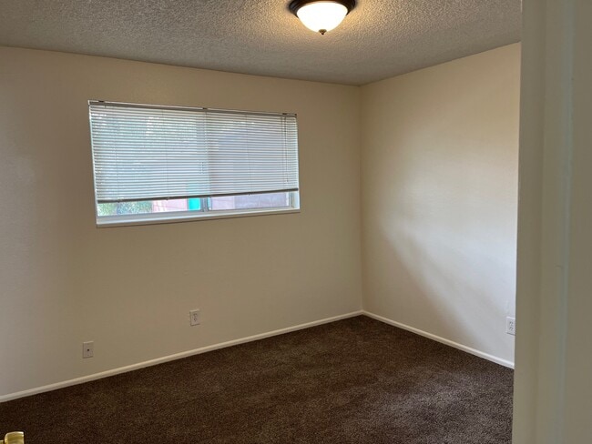 Bedroom - 640 E 100 S