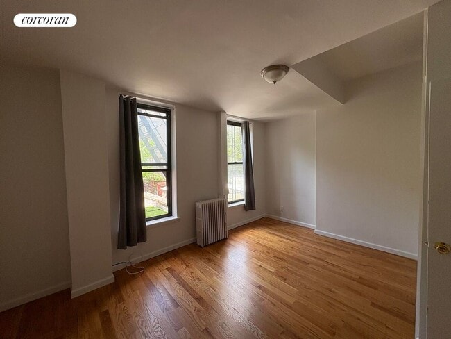 Building Photo - 678 Degraw St