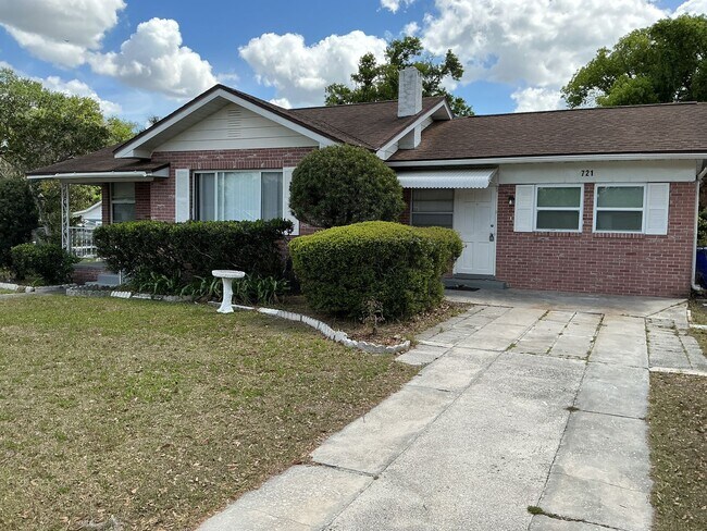 Foto del edificio - 3 Bed / 2 Bath Home in North Lakeland – Spacious Yard & Great Location