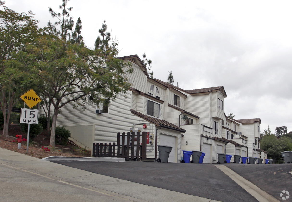 Building Photo - Howard Gilmore Terrace