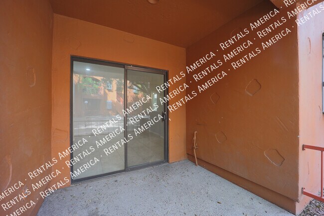 Building Photo - 747 S Ext Rd