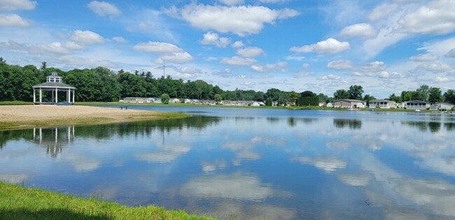 Foto del edificio - 415 Deerfield Ln