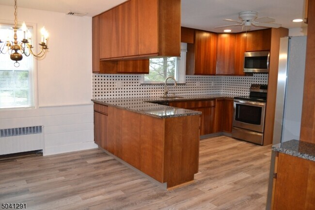 Foto del edificio - 3 Meadow Dr