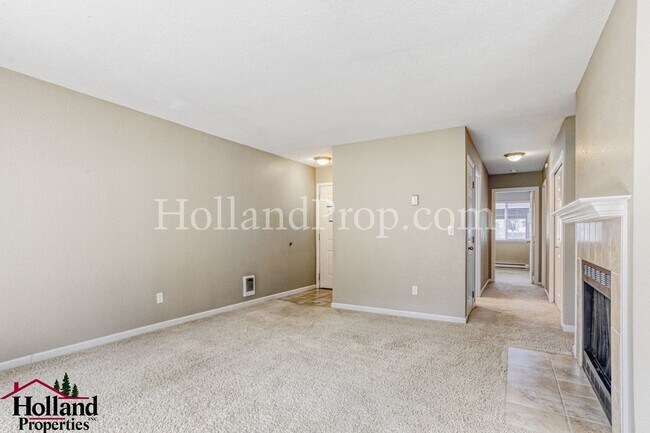 Foto del edificio - Comfort & Convenience at Murrayhill Woods – 2 Bed, 2 Bath with Fireplace & Private Deck