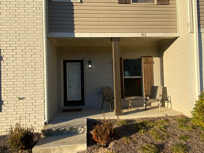 Building Photo - 412 Walker Cir