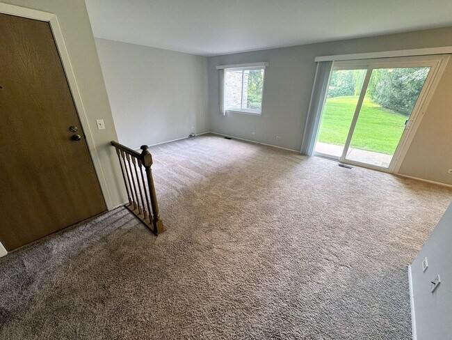 Foto del edificio - 211 Blossom Ct