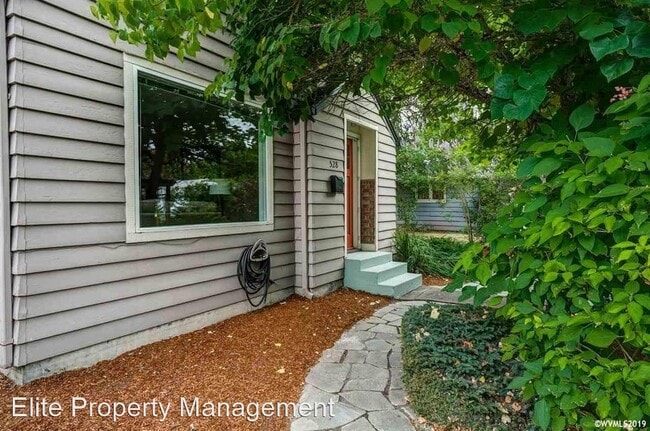 Building Photo - 2 br, 1 bath House - 528 NW 17th St