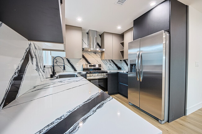 Foto del edificio - 4573 Triggs St