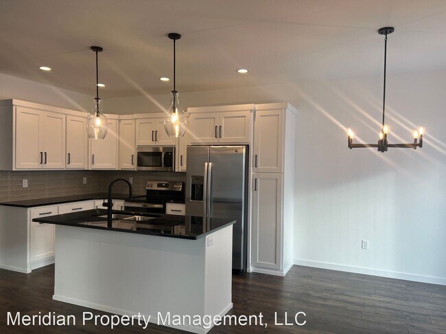 Foto del edificio - 3 br, 2.5 bath House - 5555 Lori Lane W