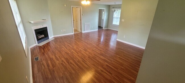 Building Photo - 3 BR - 2 BA Ranch in Garner