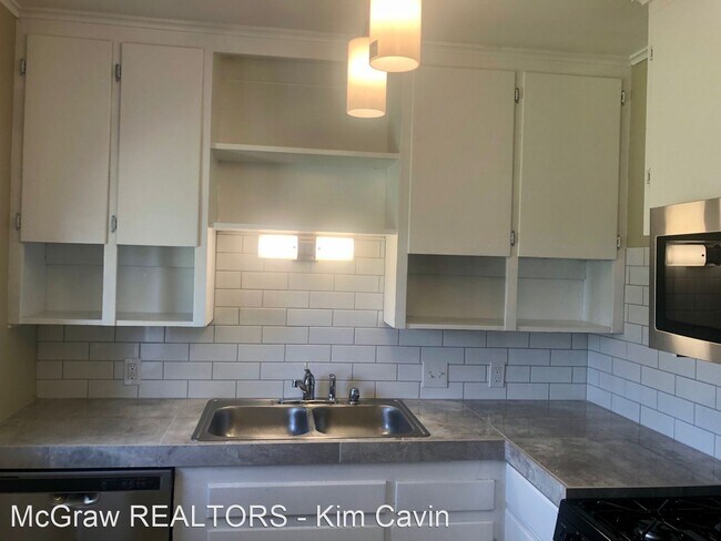 Building Photo - 3 br, 1.5 bath House - 3917 E. 2nd Place