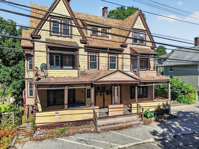 Foto del edificio - 195 Laurel Hill Ave