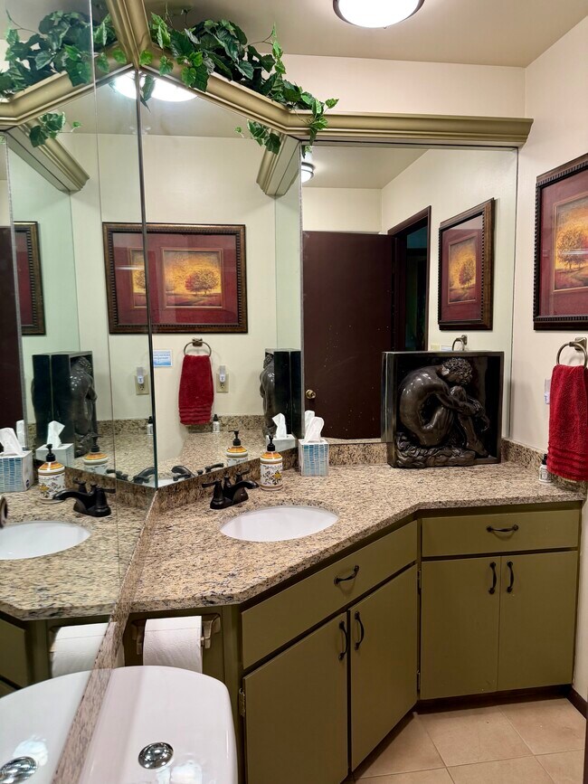 Foto del edificio - 5058 Three Fountains Cir