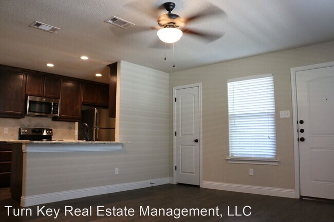 Foto del edificio - 8025-8027 Marydean Ave