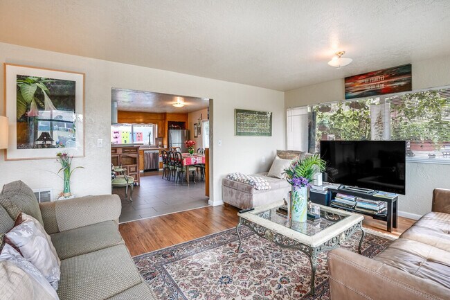 Foto del edificio - 3600 Grand Ave