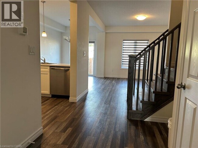 Photo du bâtiment - 221 Grandville Cir