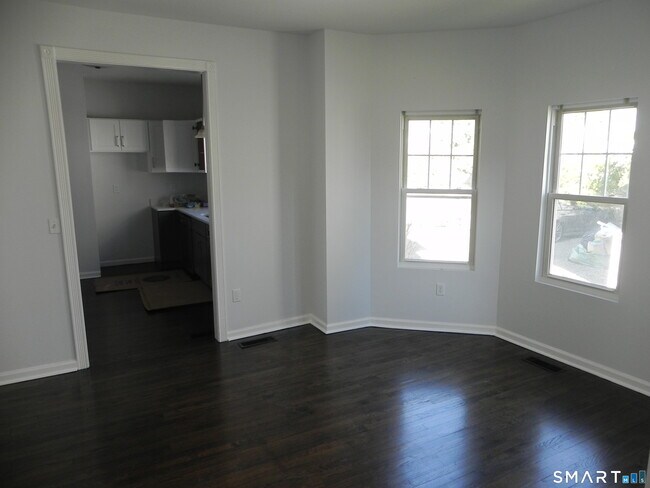 Foto del edificio - 10 Hawkins Ave