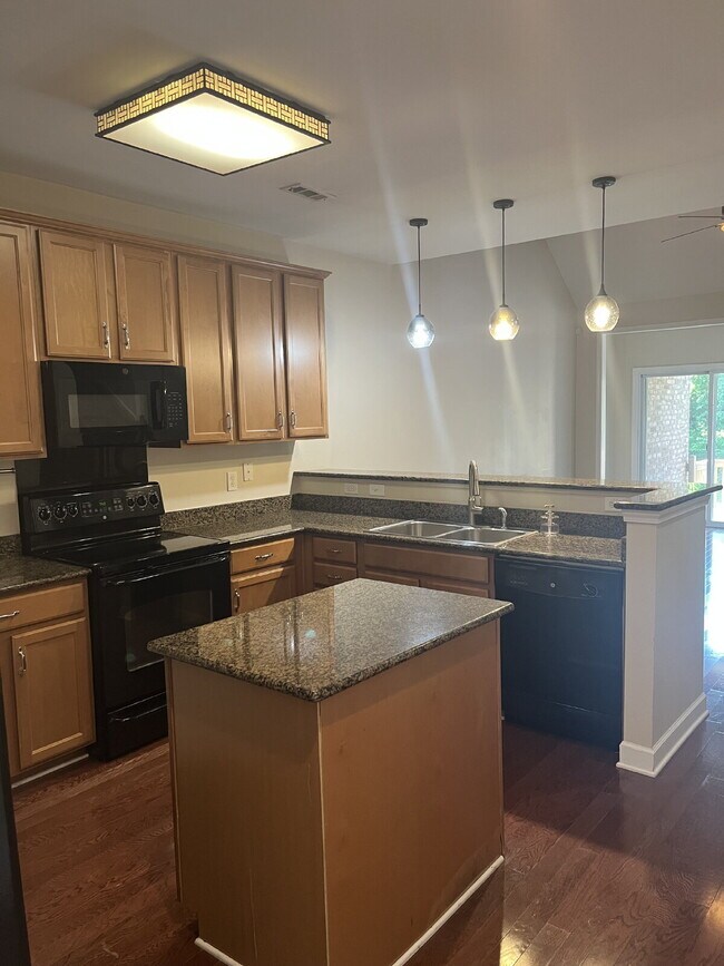 Foto del edificio - "Charming 3-Bed Home on Kemberton Court: Spacious Living with 2.5 Baths in Nolensville!" Communit...