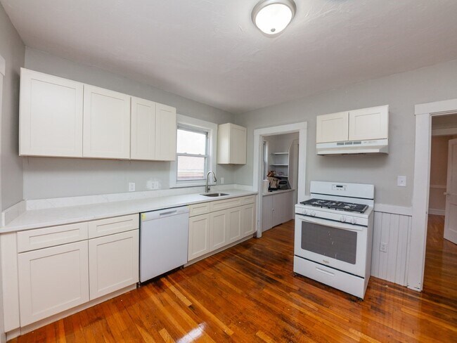 Foto del edificio - 31-33 Mercier Ave