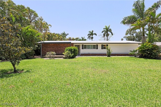 Building Photo - 1352 Shadow Ln