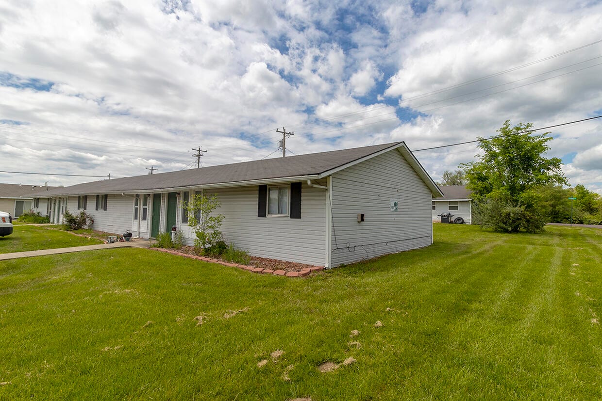 Primary Photo - 7401 N Moberly Dr