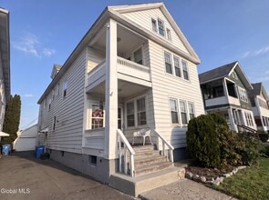 Building Photo - 7 Edison Ave