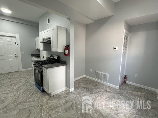 Primary Photo - 208 5th St