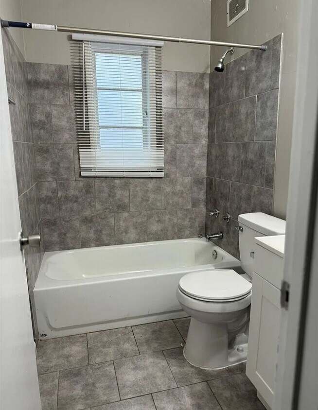 Building Photo - 3514 Hallbrook St