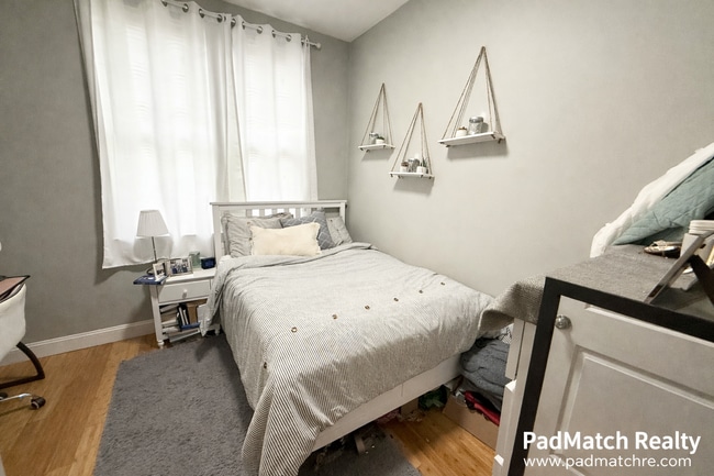 Foto del edificio - 195 W 3rd St