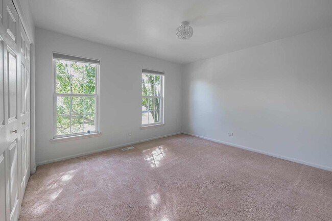 Building Photo - 1255 Chicory Ln
