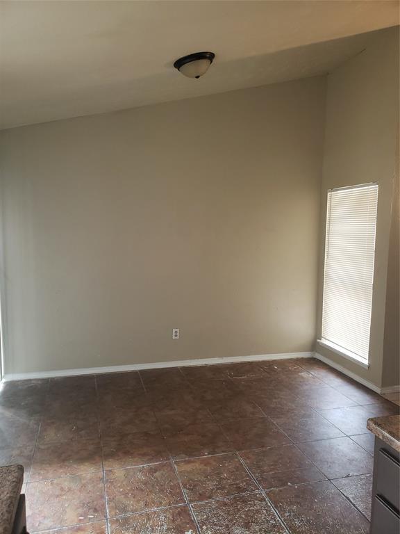 Foto del edificio - 5618 Hollow Pines Dr