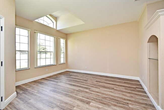 Foto del edificio - Lovely Remodeled 4/2 Home