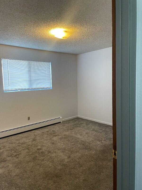 Building Photo - 260 W Park Dr