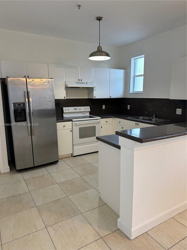 Foto del edificio - 2113 Shoma Dr