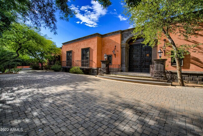 Building Photo - 8100 N 68th St