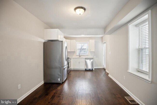 Foto del edificio - 2228 N Howard St